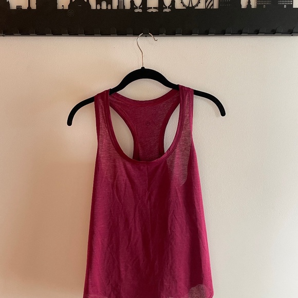 Lululemon tank - Picture 1 of 3
